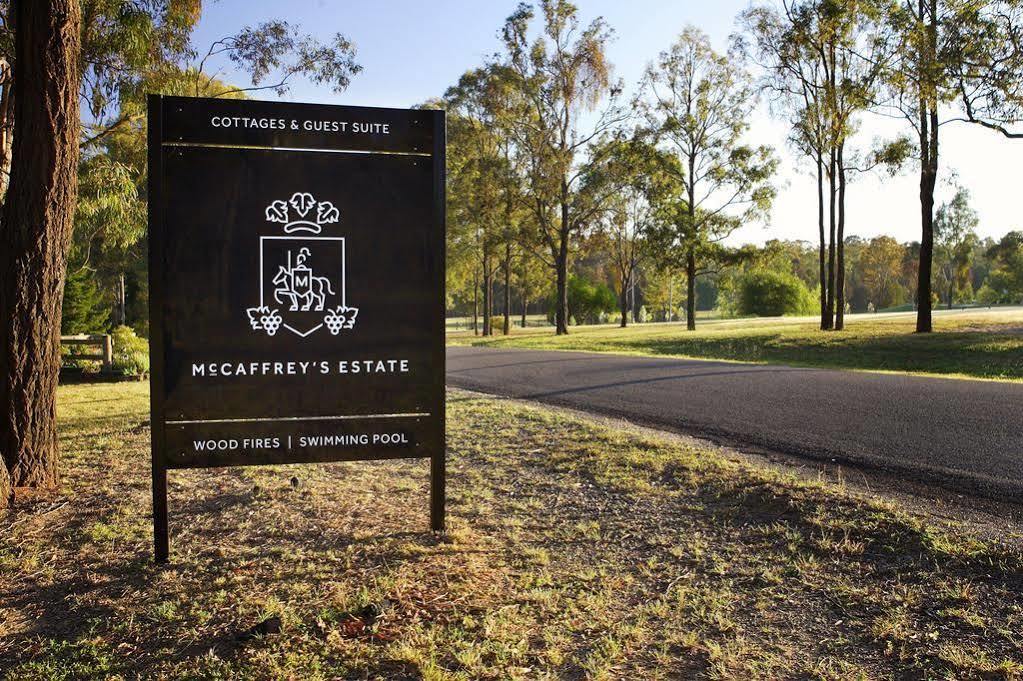Mccaffrey'S Estate Hotel โพโคลบิน ภายนอก รูปภาพ